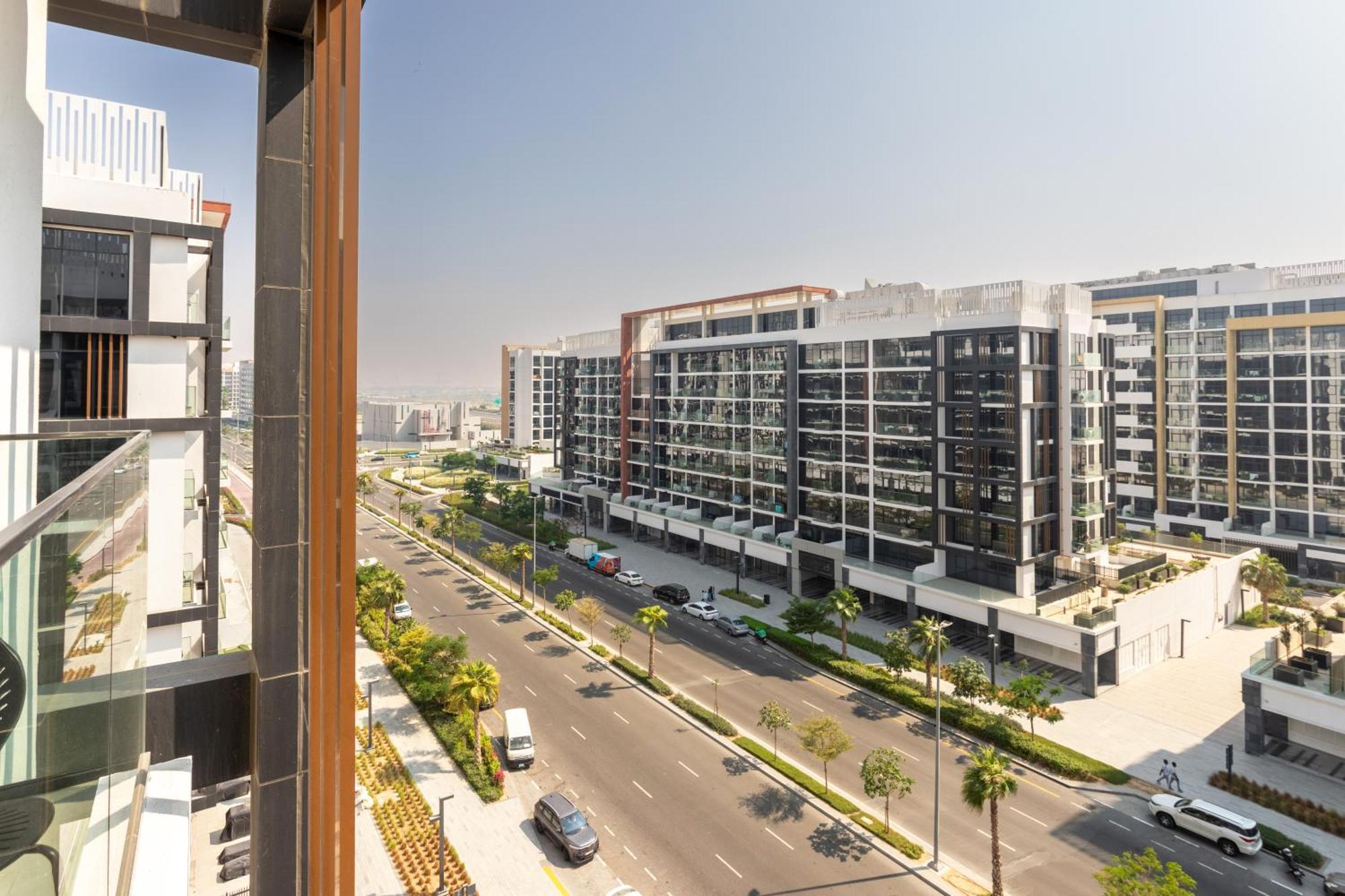 Trendy Azizi Riviera 1-bed With Balcony Views