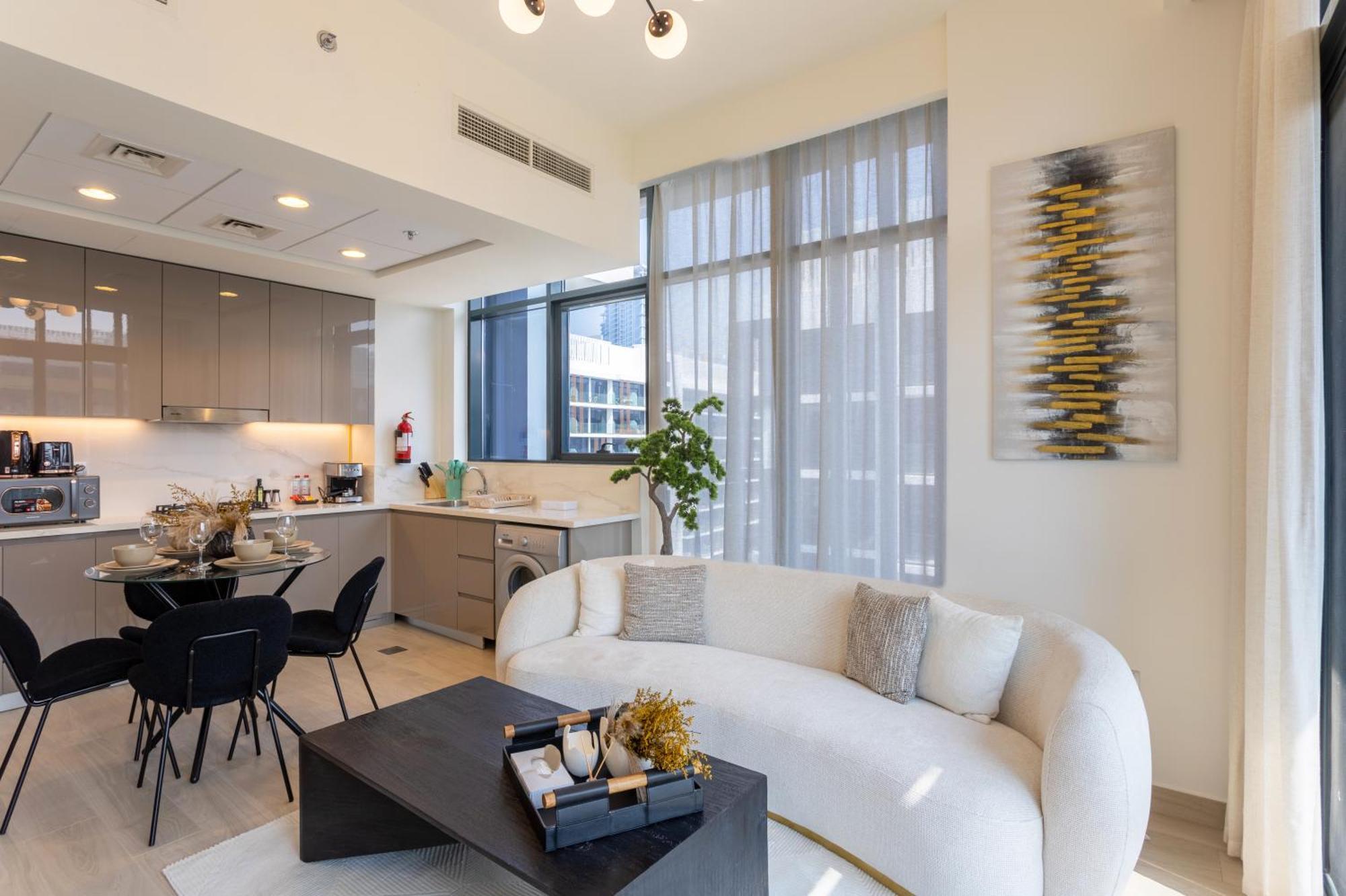 Trendy Azizi Riviera 1-bed With Balcony Views